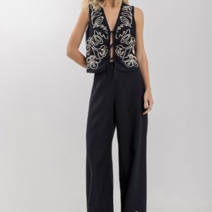 Pantalón detalle relieve lez a lez