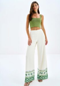 Pantalón bajo hojas lez a lez