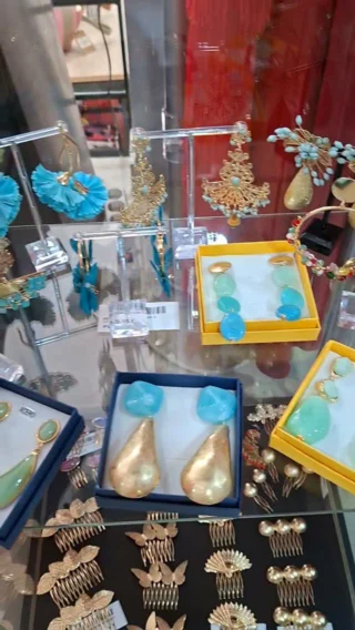 Instagram post from boutique_kalu_ceuta. This post is in position 2.